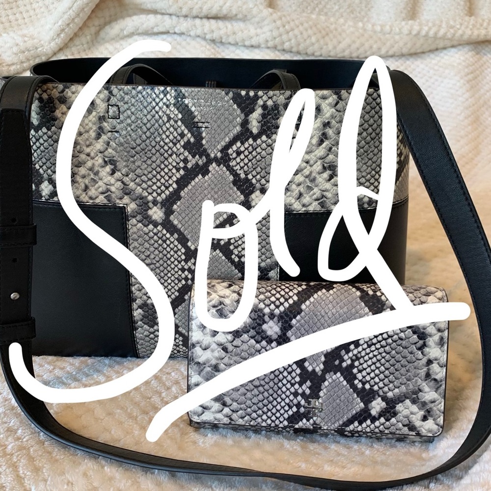 🚫SOLD! Tory Burch ⭐️ Block-T Embossed Tote